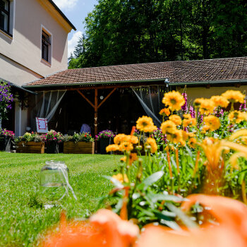 F2D9396E-64F0-4565-A5FC-337F82AAA243